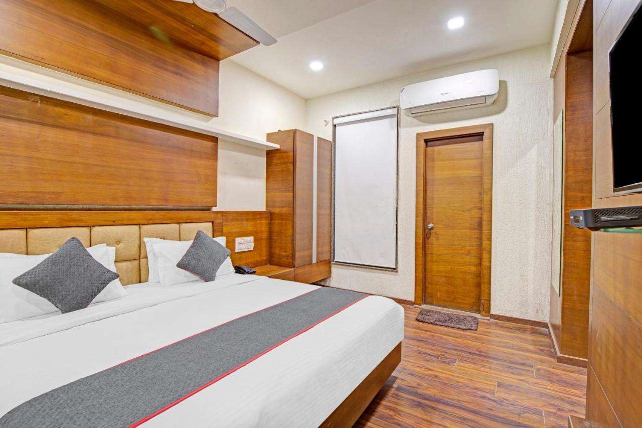 Hotel Navjivan Himatnagar 외부 사진