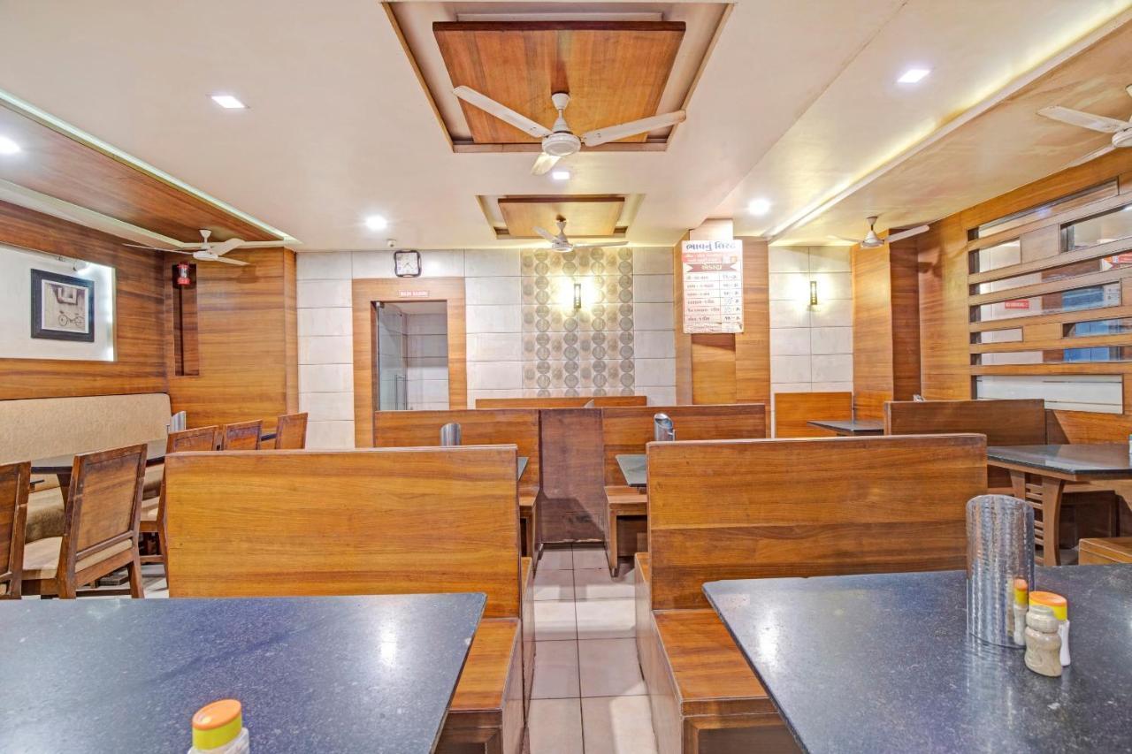 Hotel Navjivan Himatnagar 외부 사진