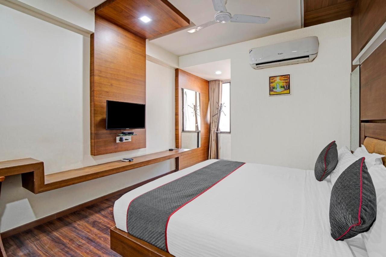 Hotel Navjivan Himatnagar 외부 사진