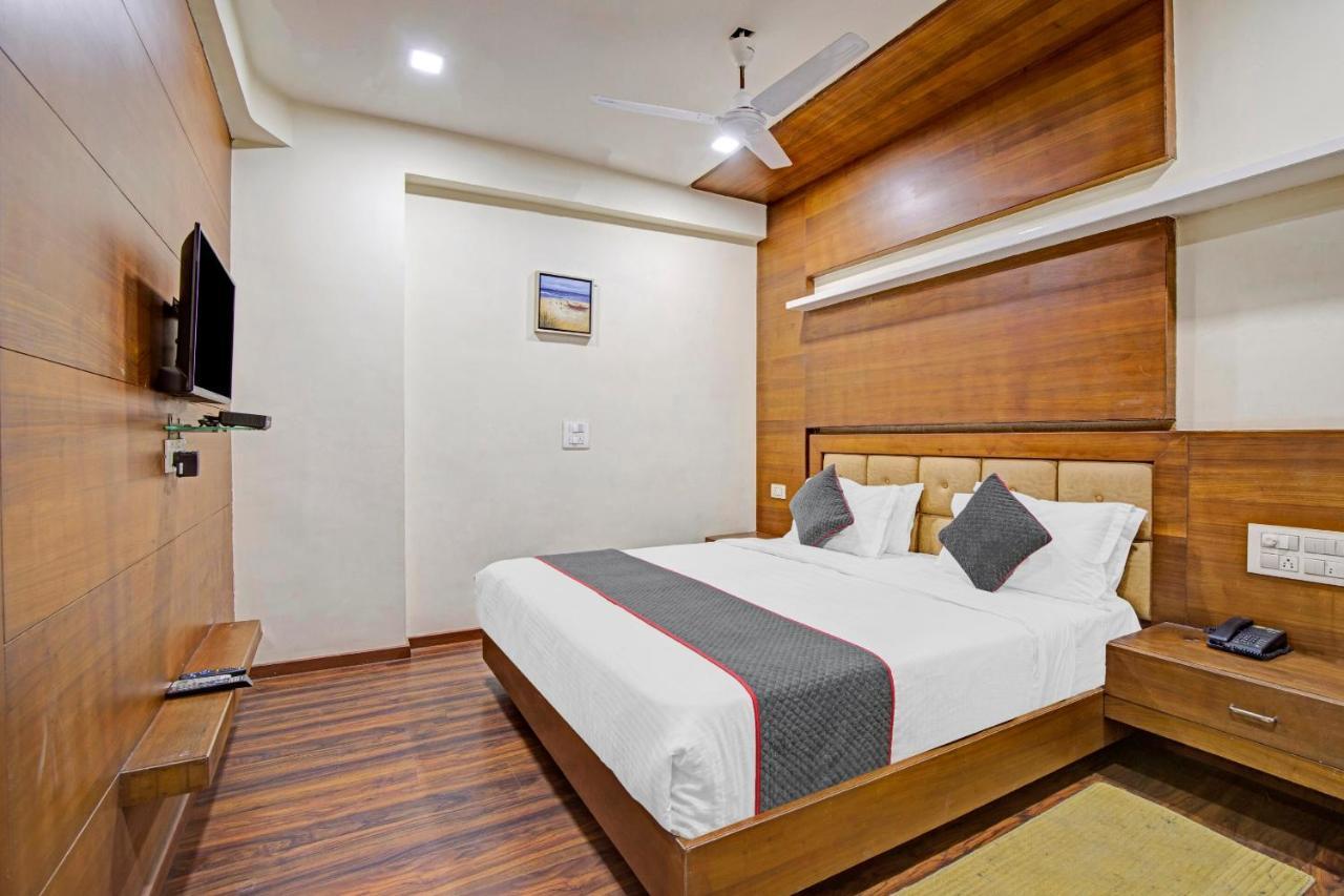 Hotel Navjivan Himatnagar 외부 사진