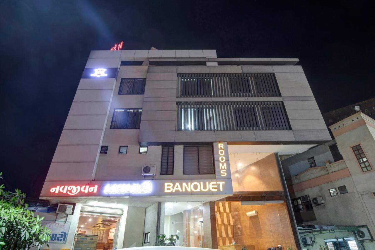 Hotel Navjivan Himatnagar 외부 사진