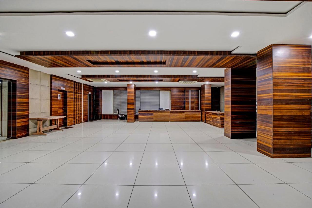 Hotel Navjivan Himatnagar 외부 사진