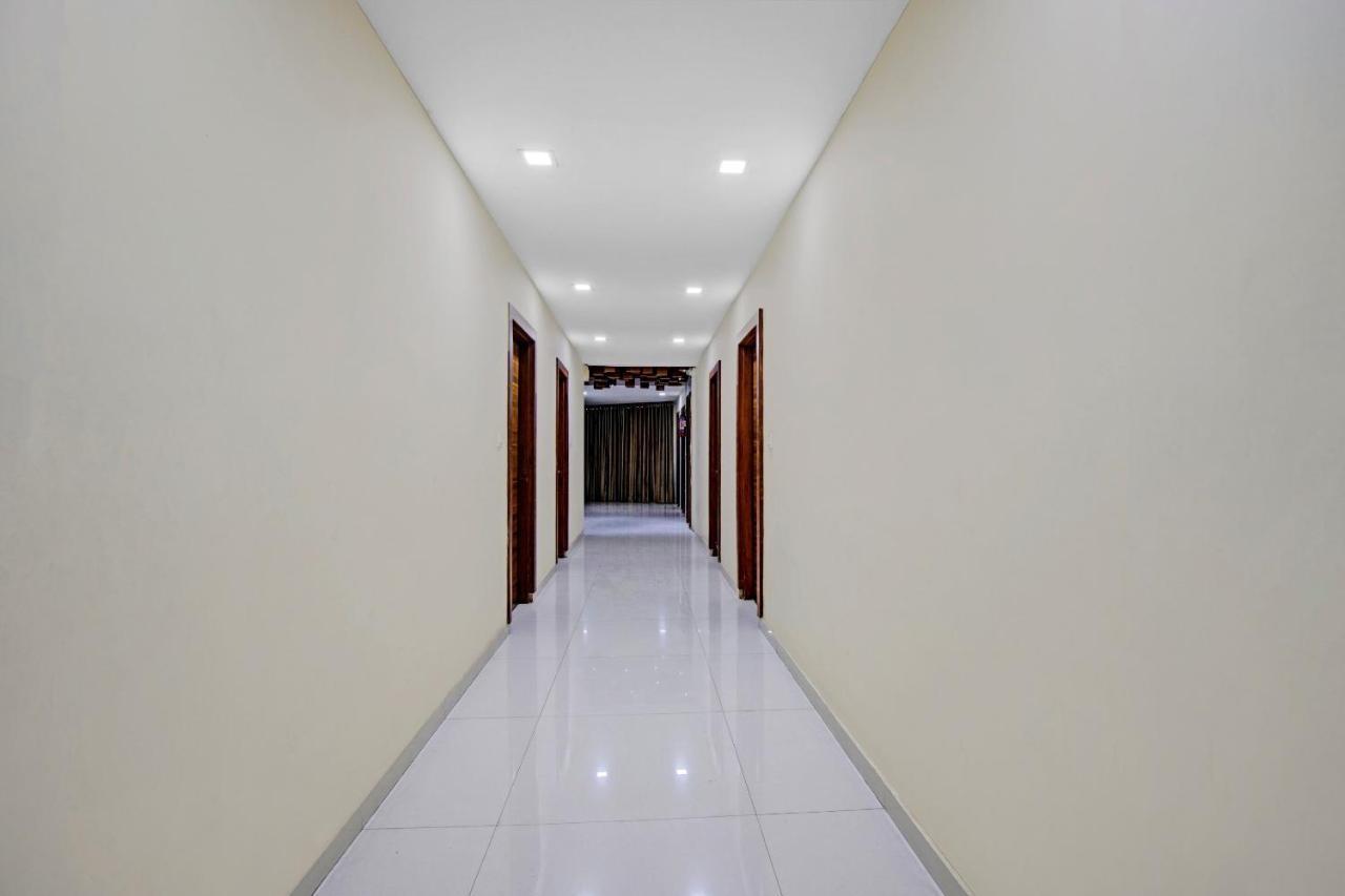 Hotel Navjivan Himatnagar 외부 사진