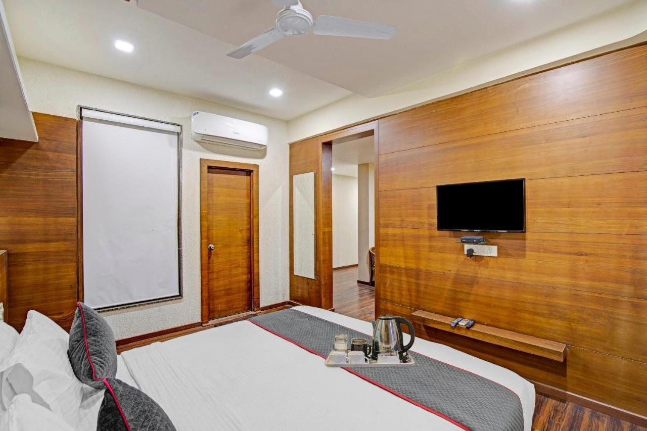 Hotel Navjivan Himatnagar 외부 사진