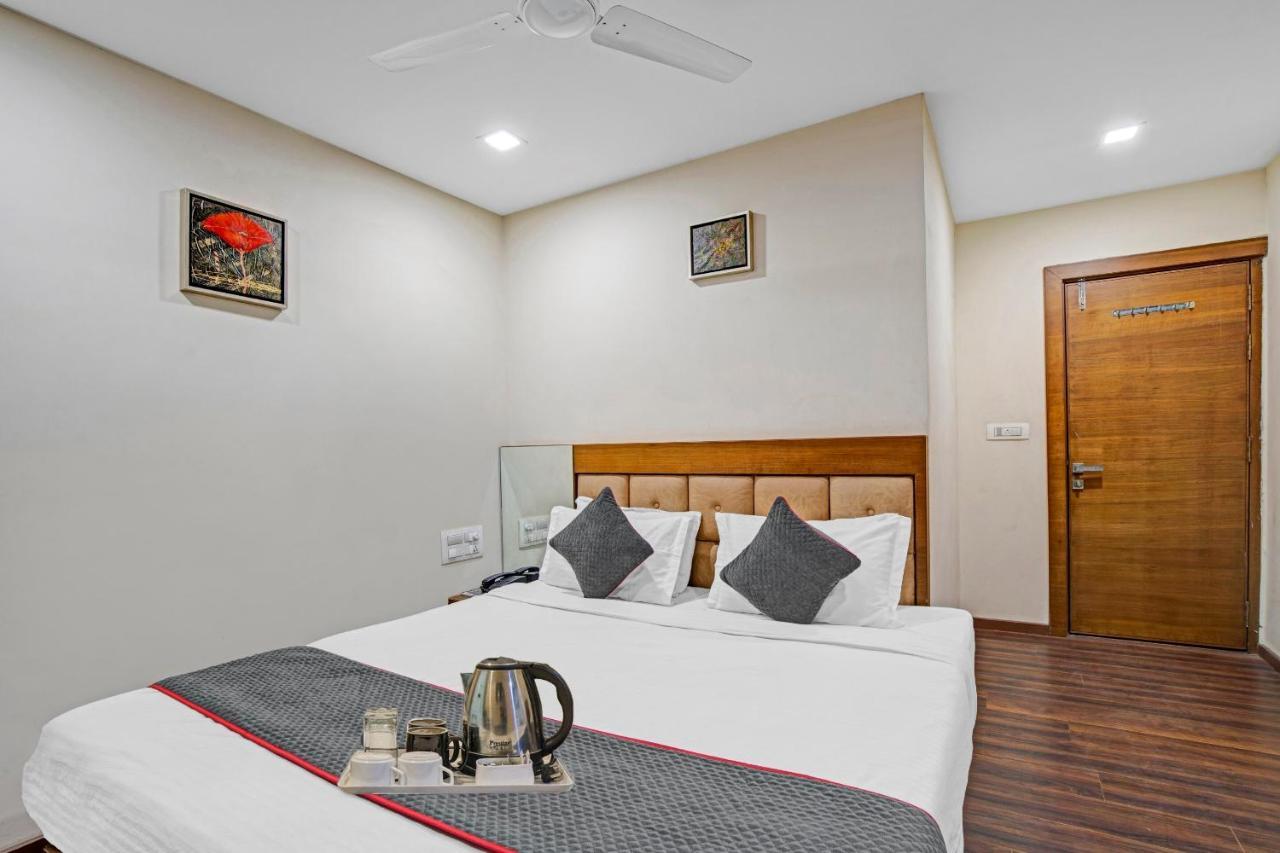Hotel Navjivan Himatnagar 외부 사진