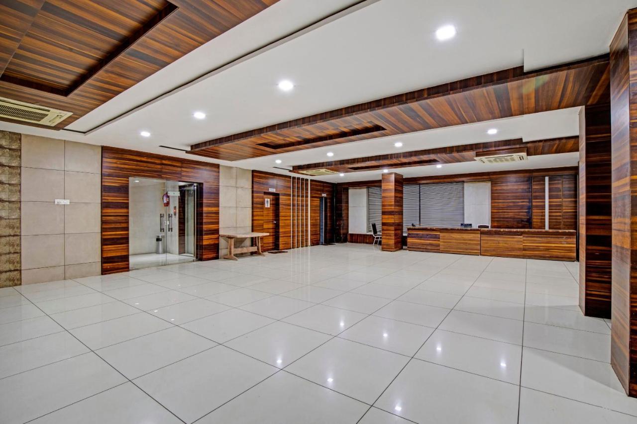 Hotel Navjivan Himatnagar 외부 사진