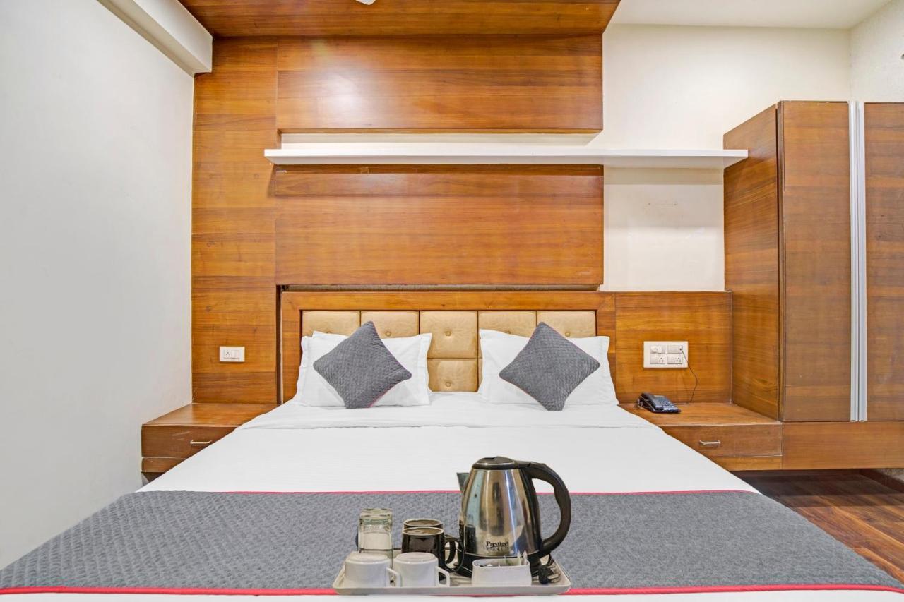 Hotel Navjivan Himatnagar 외부 사진